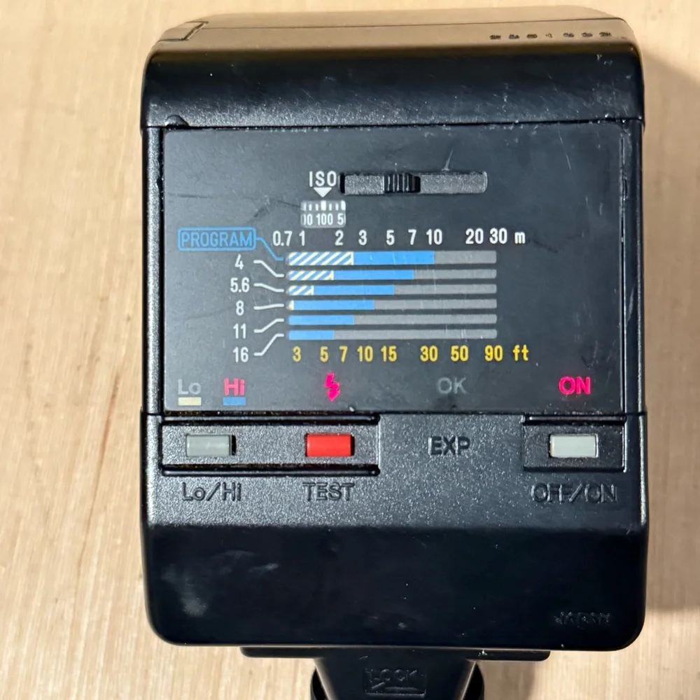 Minolta Maxxum 2800 AF Flash Turns On “UNTESTED”Preowned Read Description Below!